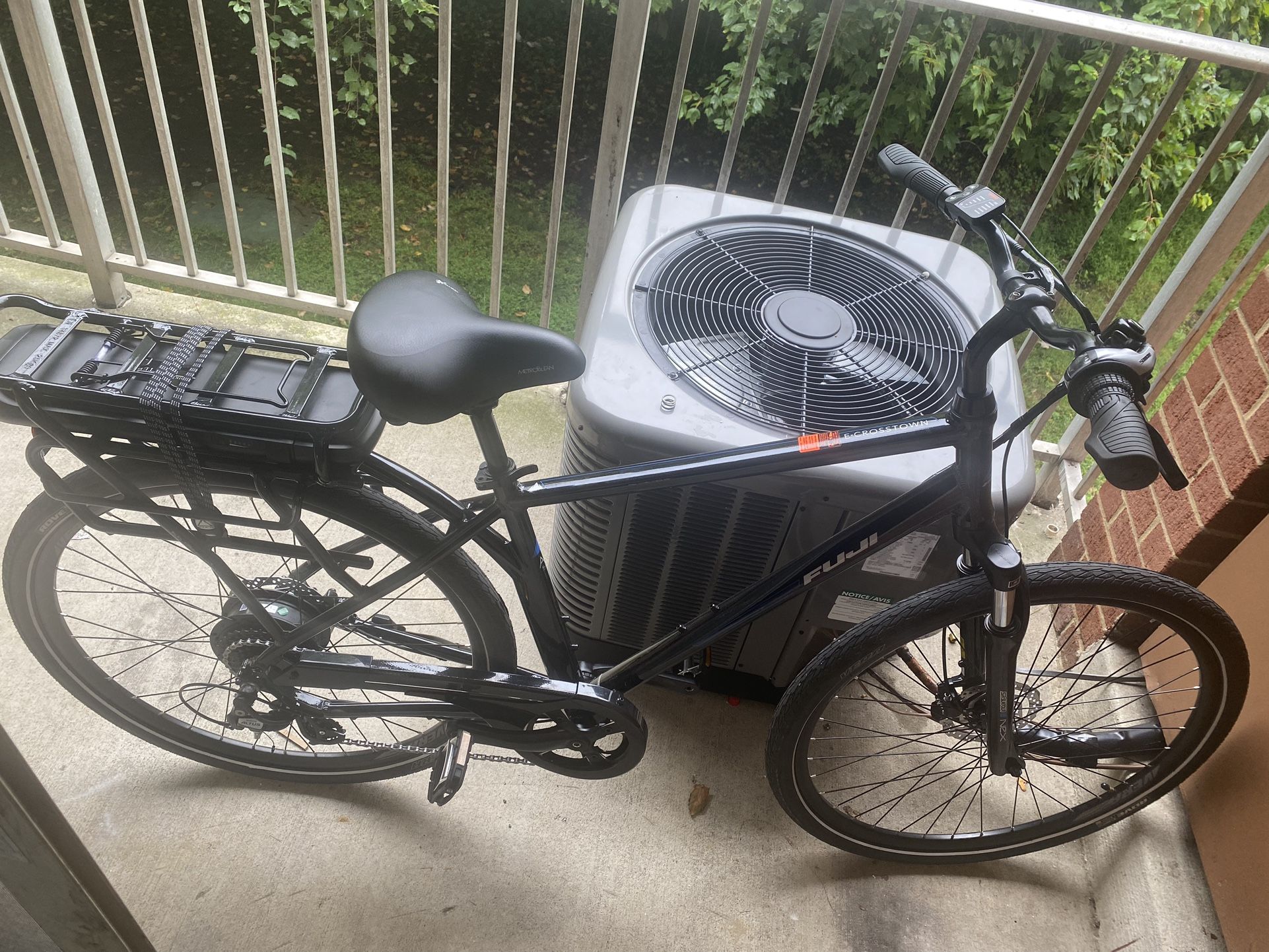 SERIOUS INQUIRIES ONLY E-Bike Speed Up To 30mph