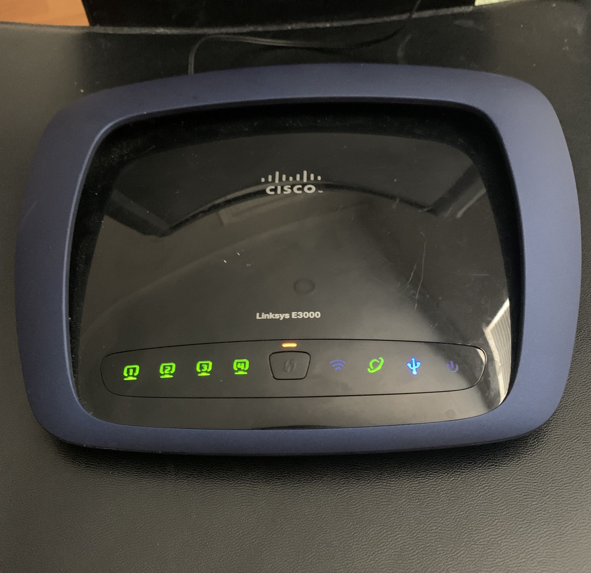 Cisco Linksys E3000 Router 