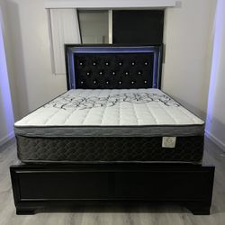 Queen Bed  / Mattress Included / Platform Bed W/ Built-In LED Lights   Color: Black.     🔥  Cama Queen Size / Colchon Incluido.  Cama Con Luz Led 