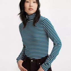 New Levi’s RUCHED TURTLENECK TOp size M