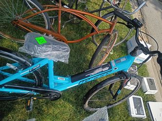 Hyper 36 volt electric assistant pedal bike