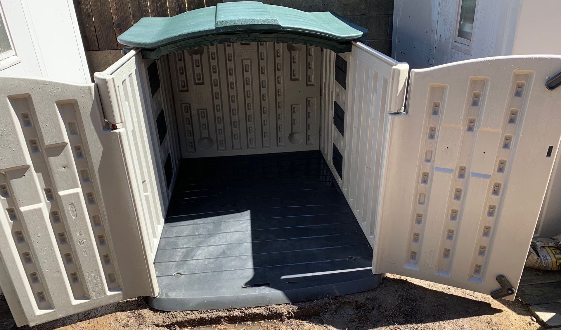 Rubbermaid SlideLid Storage Shed 3752, Grey Roof, 92cubic ft for Sale