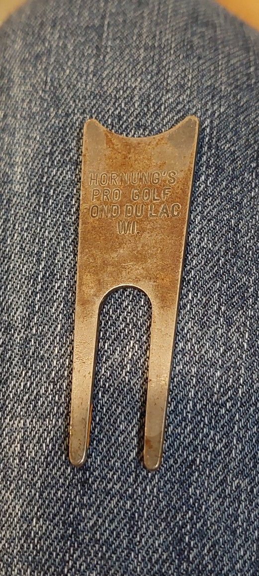 Hornungs Pro Golf Fond Du Lac WI Divot Tool Collectible Advertisement