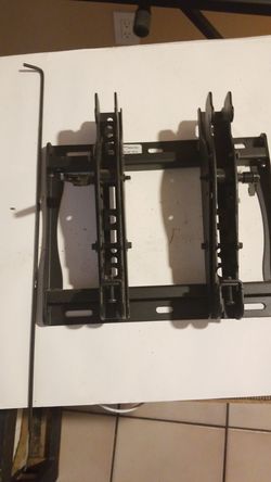 Tv wall mount 15 - 39", free hdmi cable .