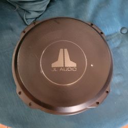 JL Audio 12TW3-D4 still new condition nothing wrong with it no scratches firm price 