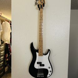 Vintage 1990 Peavey Fury 4 string bass guitar