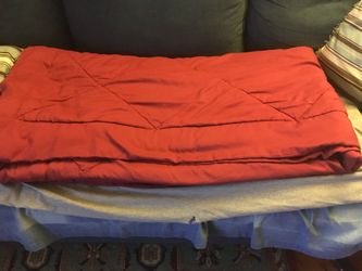 3 Pieces Queen Quilt Set. Washable. Excellent Condition.