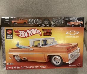 Mattel Brick Shop Hot Wheels Custom ’62 Chevy Pickup Building Set
