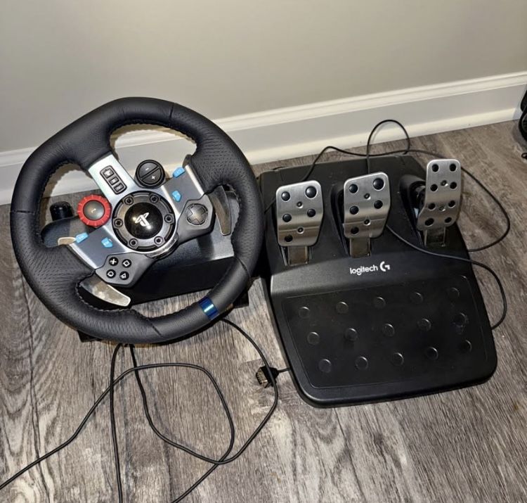 Logitech G29 Racing Wheel and Pedals