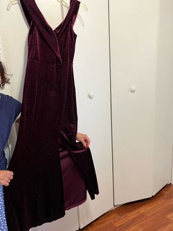Elegant Burgundy Velvet Maxi Dress ✨ Sparkle – Size Small