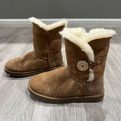UGG Australia Bailette Button Boots Brown Suede Sheepskin Lined Women's Size 5