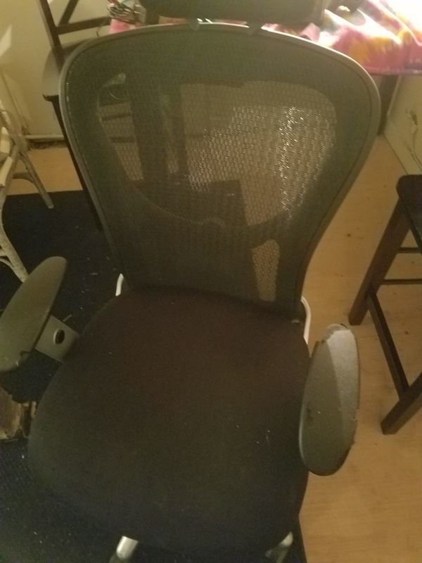Barely Used Adjustable Swivel Rolling Office Chair For Sale In Louisville Ky Offerup