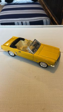 1964-1/2 DIE CAST Yellow MUSTANG Convertible