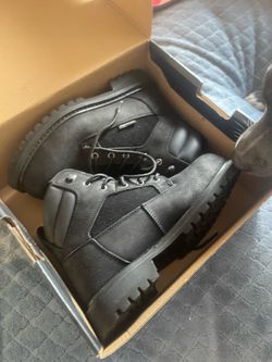 Work shoes