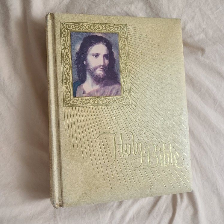 The Catholic Holy Bible New American Bible Fireside Family Edition Family Oversized Bible Presentation Bible