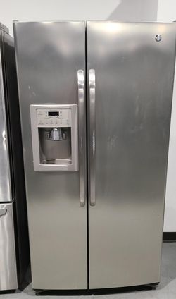 GE Side-by-Side Stainless Steel Refrigerator Fridge
