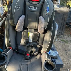 Graco Child Car Seat Made On 02/24/ 2023