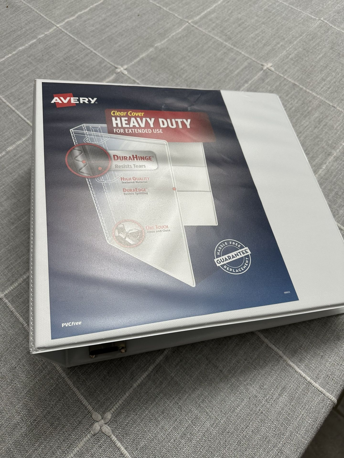 Avery Heavy Duty binder , 4in , brand new , 6 available