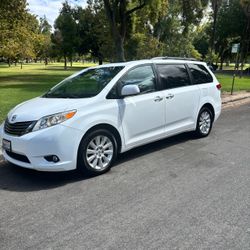 2011 Toyota Sienna