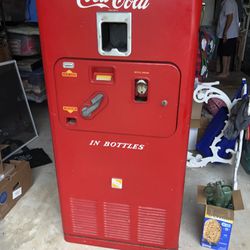 1954 Coca Cola Vintage Machine