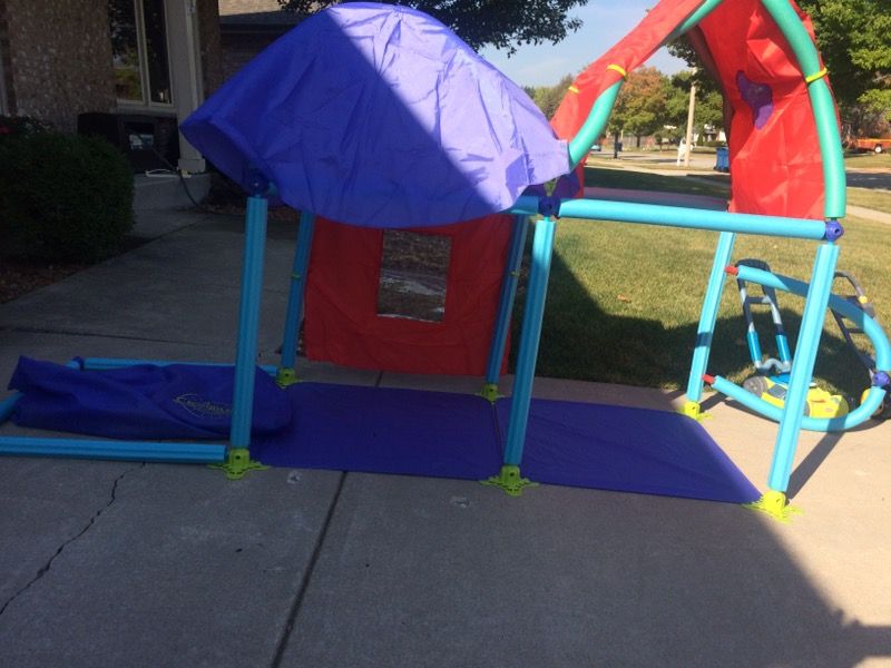 Cranium Mega Fort Building Set complete with Original Box