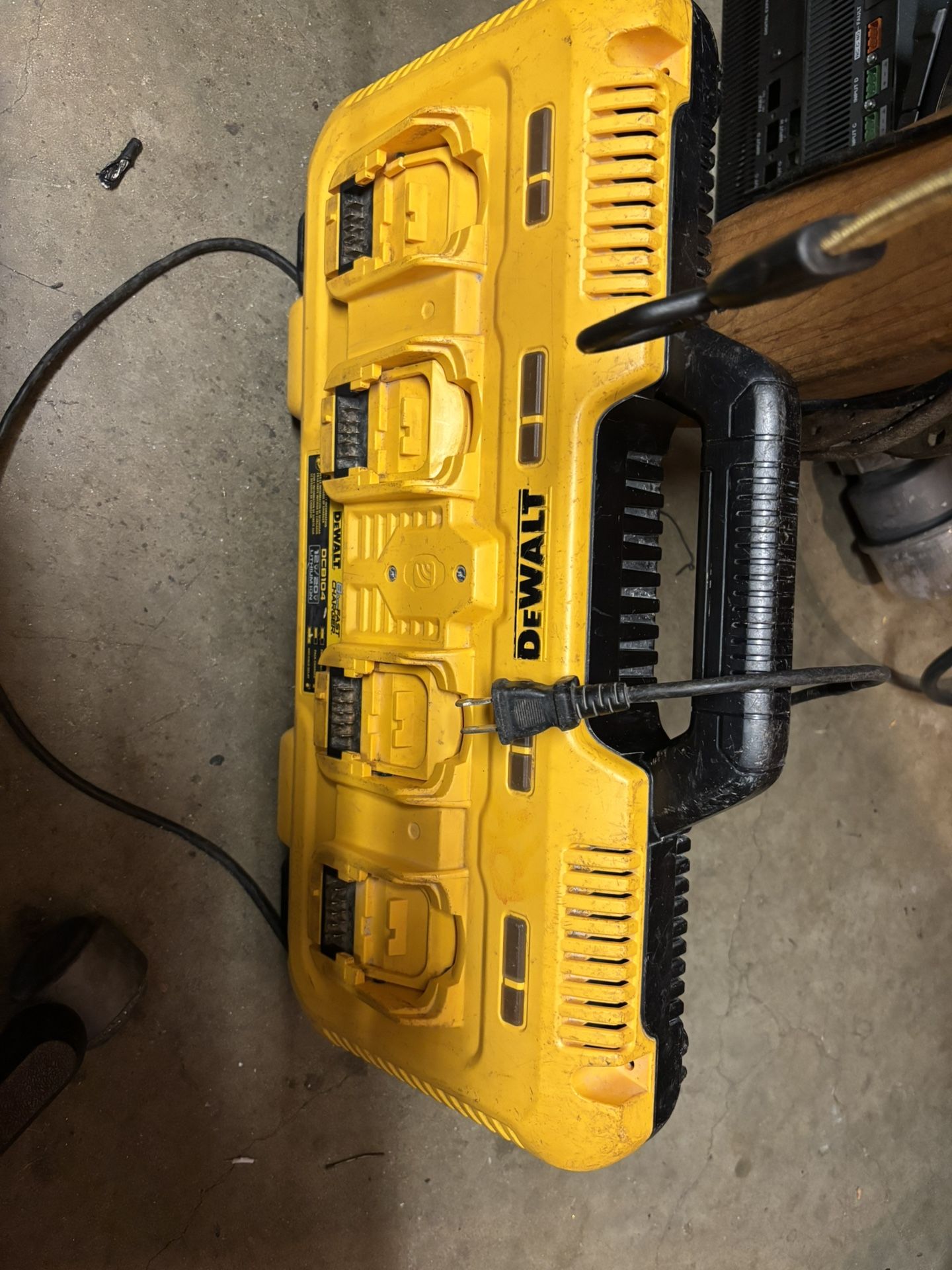 Dewalt 4 Bay Charger