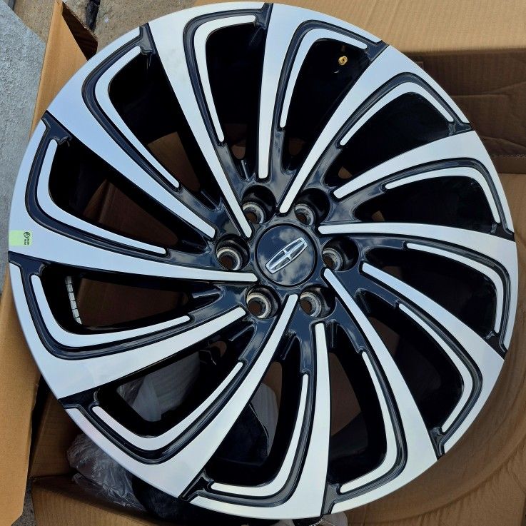 2025 LINCOLN NAVIGATOR BLACK LABEL OEM BRAND NEW......( 22" INCH )

