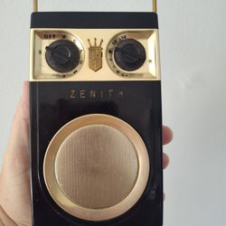 Zenith Vintage Handheld Radio Not Working