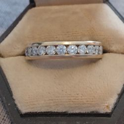 14 Karat Yellow Gold Band With Diamonds 1.05 Total Carat Weight