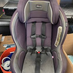 Chico Car Seats (2)