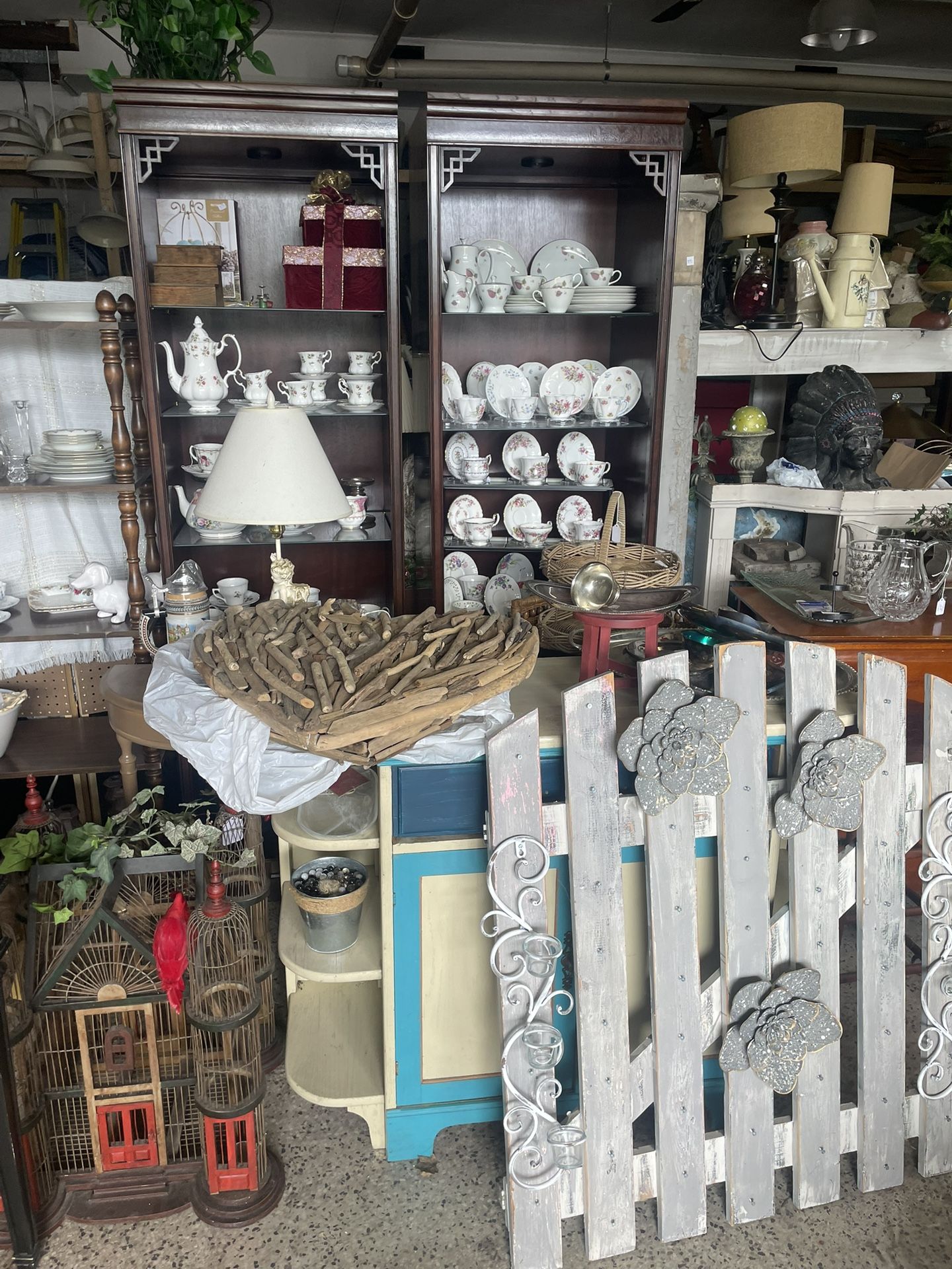 Huge Sale Lots Of Vintage & Antique Items!!