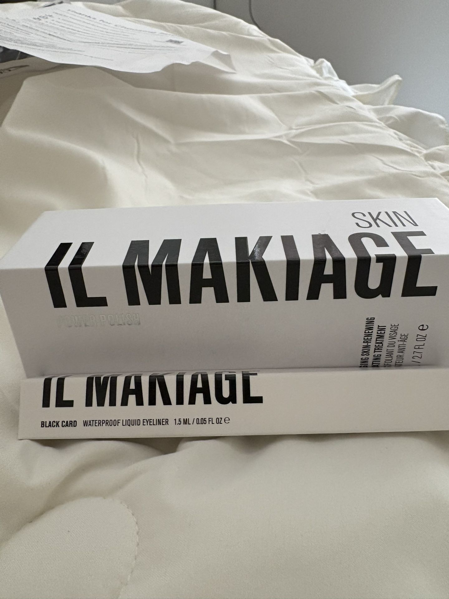 IL Makiage Power Polish And Black eyeliner Kit