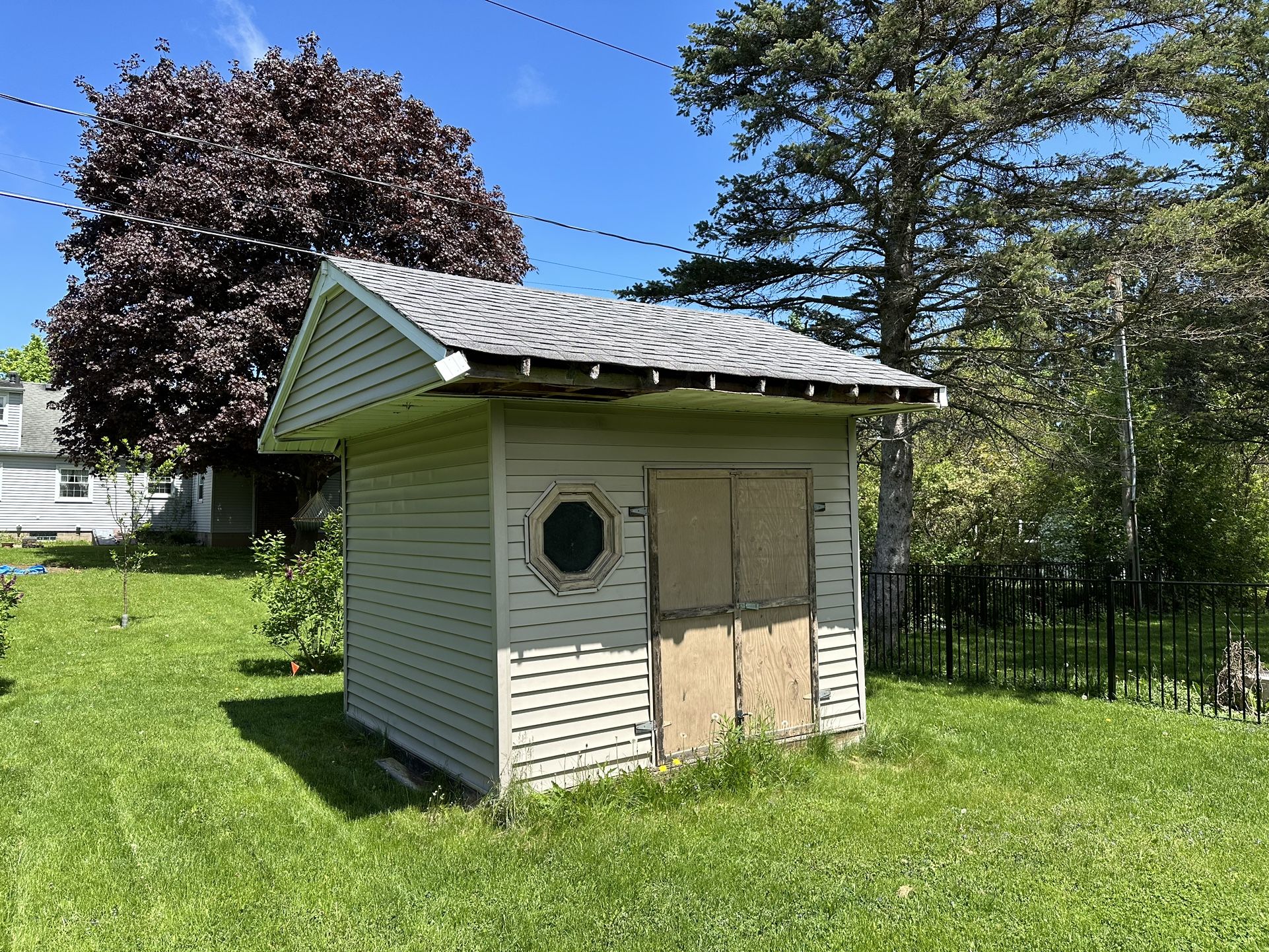 Shed For Fixing/repurposing FREE