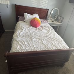 Bedroom Set For Sale 