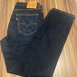 Levi’s Jean Size 34x32                            K