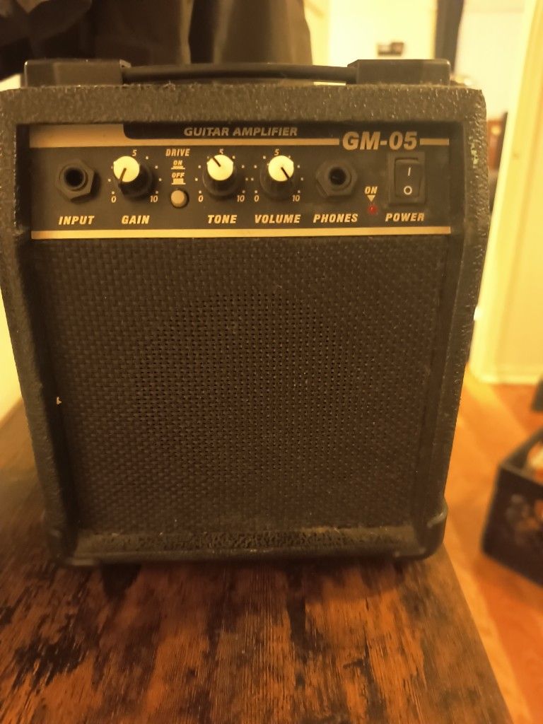 Mini Guitar Amplifier