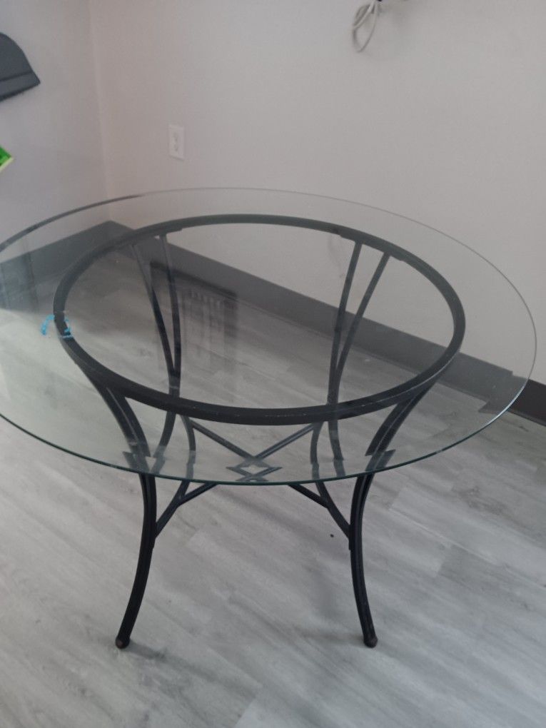 Round Glass Dining Table.