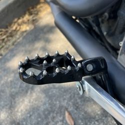 M8 SOFTAIL FLOMOTORSPORTS RIDER PEG MX STYLE