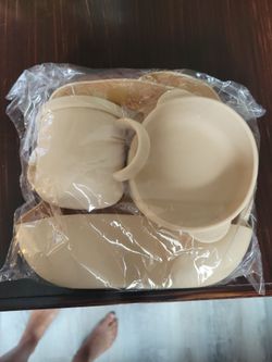 Bib and dish set