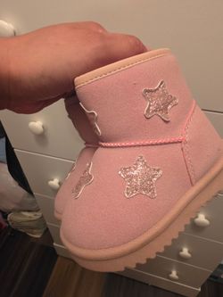 Pink boots for girl. Size 5