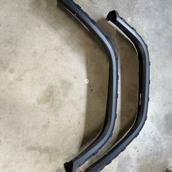 Jeep Wrangler Mopar Wheel Opening Flare Molding, Pair (Left And Right)