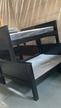Twin Full Pine Bunk Bed W/Mattresses