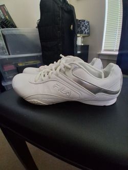 Fila 🔹️🔺️Fitness 🔺️🏃‍♀️ Shoes ▪️Great Condition ▪️Clean Comfortable Stylized 👌 Woman's sz. 8 .1/2
