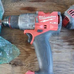 Milwaukee
M18 FUEL 18V Lithium-Ion Brushless Cordless 1/2 in. Hammer Drill/Driver (Tool-Only)