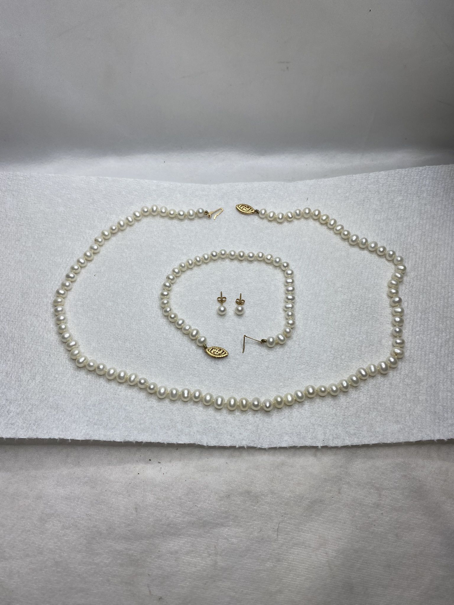 Cultured Freshwater Pearl Jewelry Set for Sale in Las Vegas, NV - OfferUp