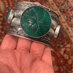 Carved Sakota Mines Emerald Cuff