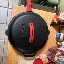 Cast iron skillet