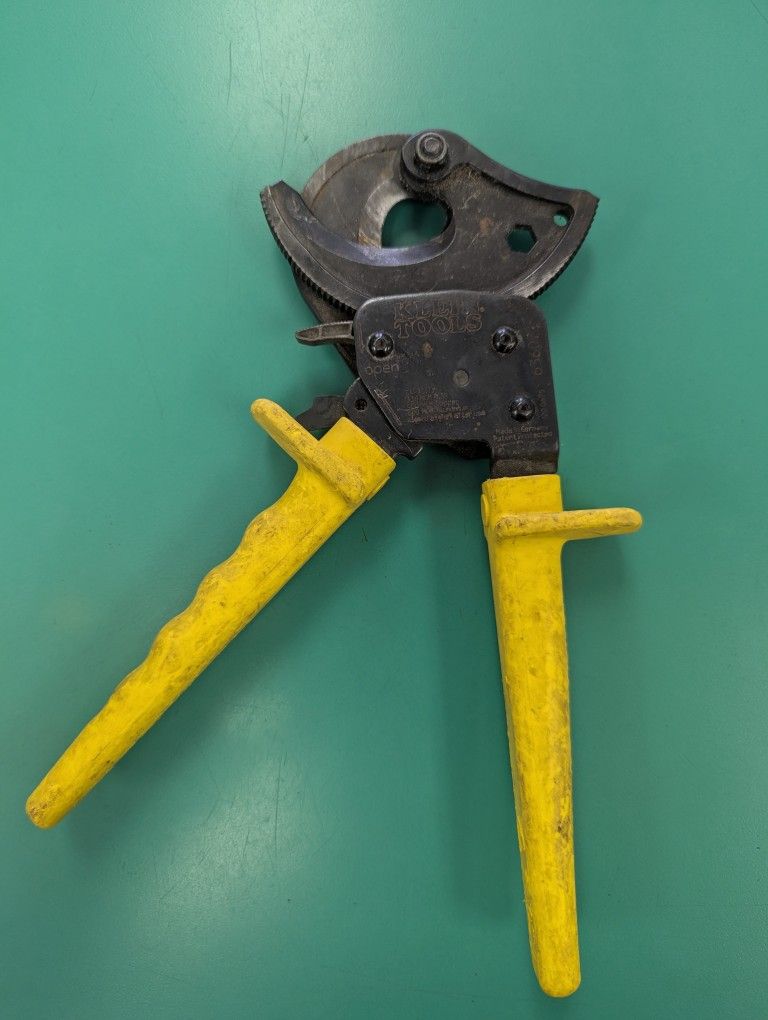 Klein Tools 63607 10-1/4" Ratcheting ACSR Cable Cutter