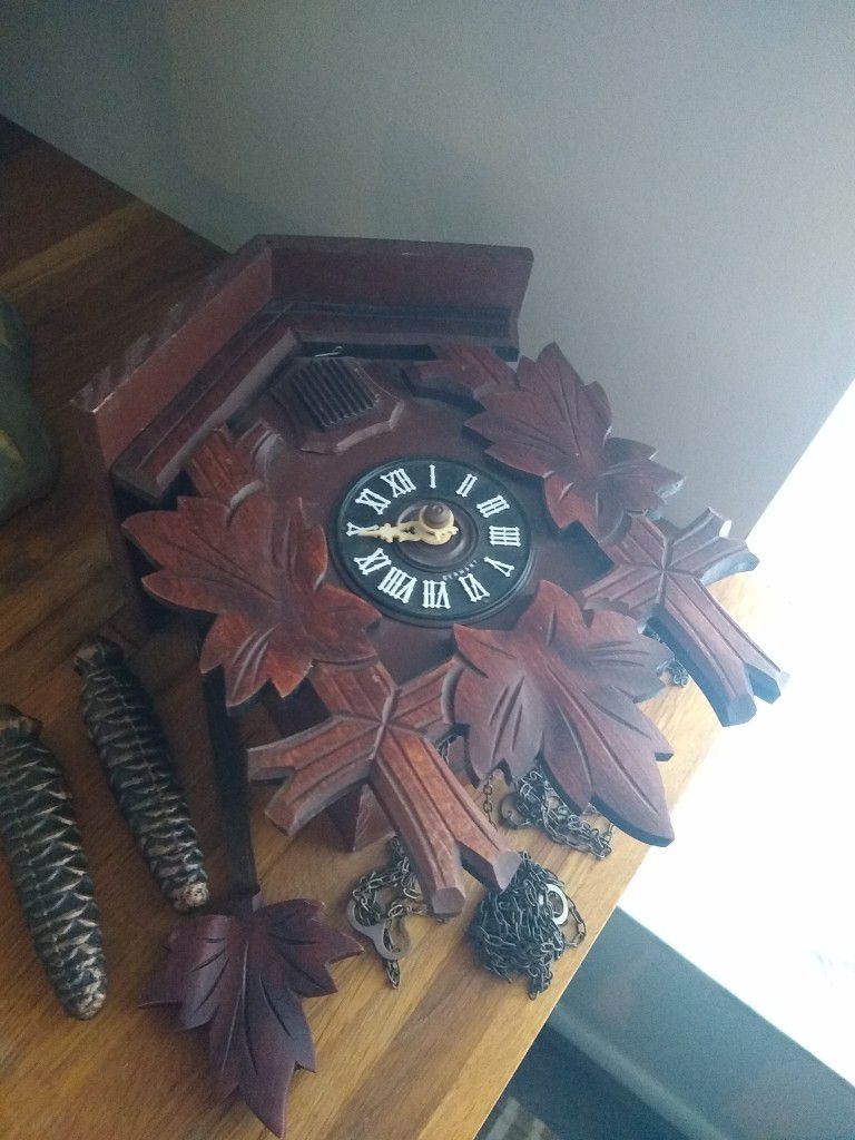 Beautiful Wooden Cuckoo Clock