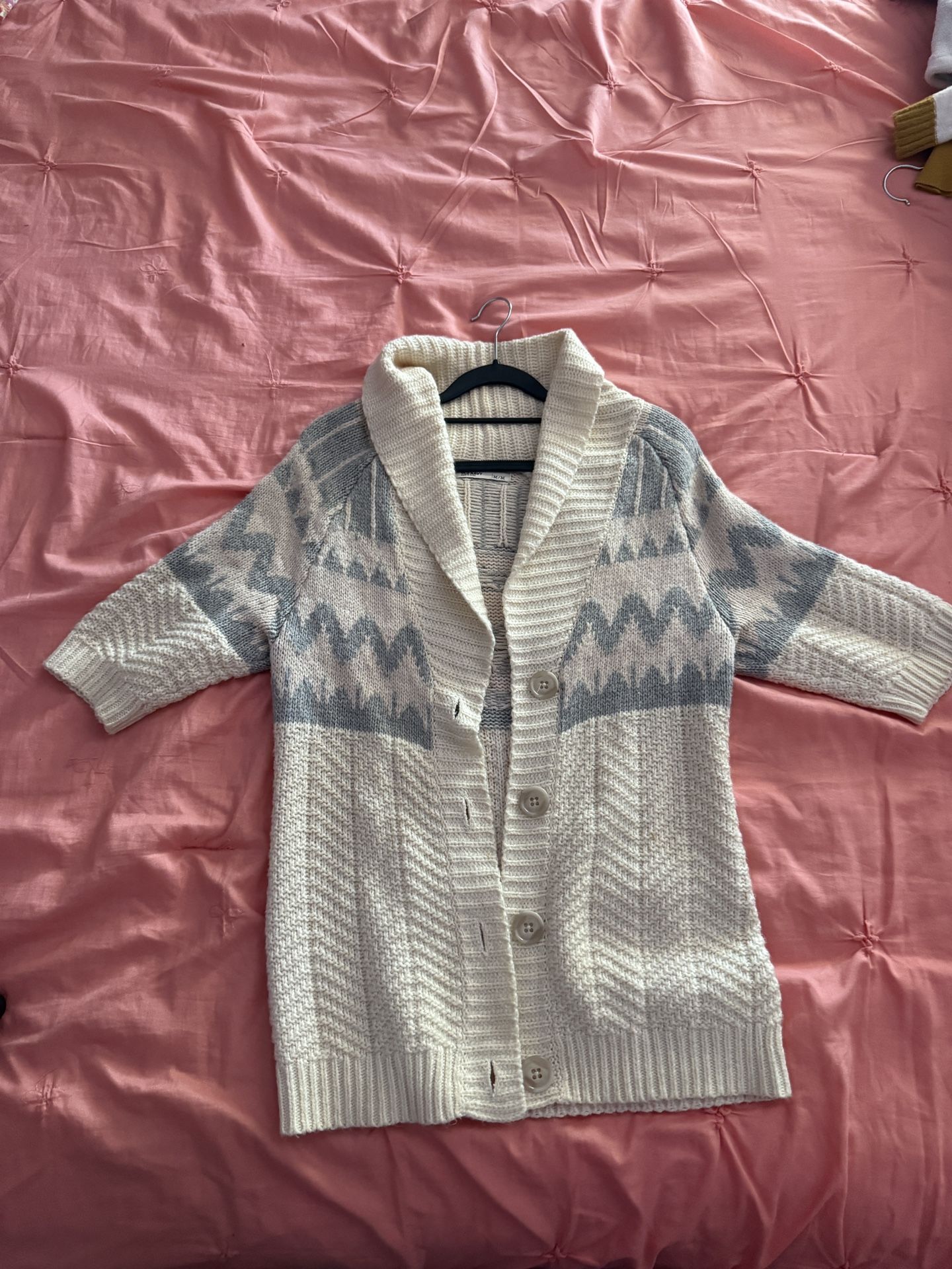 Short Sleeve Sweater Cardigan Medium